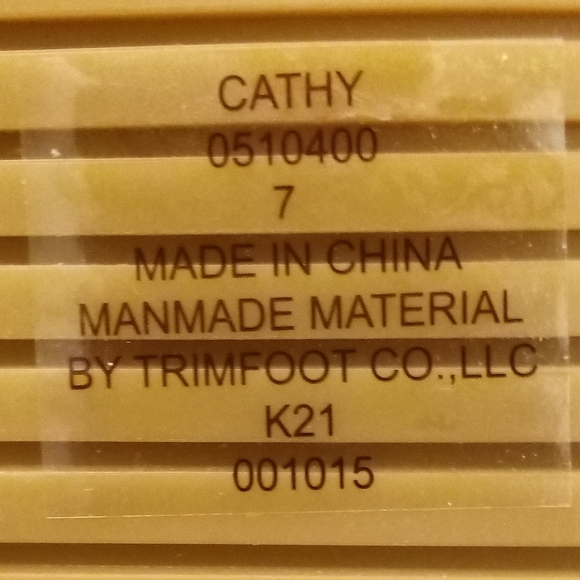 Lindsay Phillips - NWT Yoga Mat Foot bed, Logo Button Non-Slip Soles, Denim Blue - Picture 11 of 15